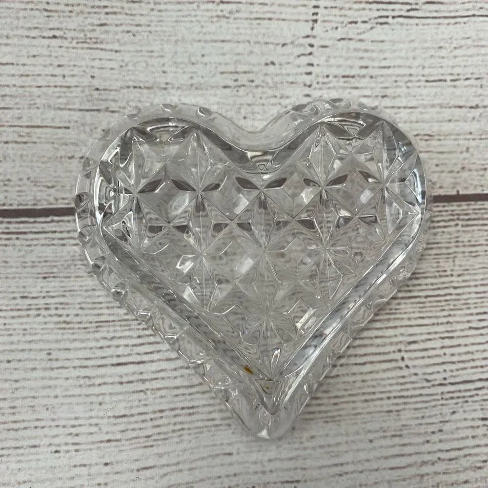 Glass beveled heart dish decor 3.5”x4”